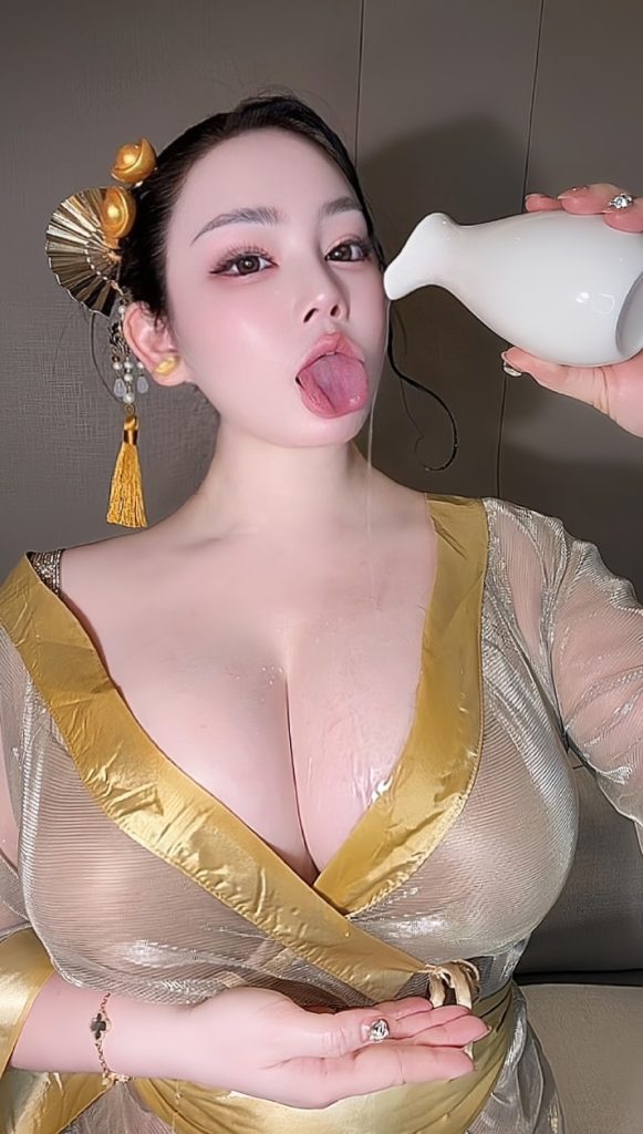 图片[2]-【微-密】爆爆猪炸-鱼子酱和生鱼片居家系列[12P4V-72MB]-喵咪社